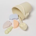 Silikonowe wiaderko i łopatka Apple Sorbet Multi