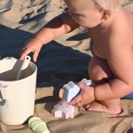 Silikonowe wiaderko i łopatka Apple Sorbet Multi